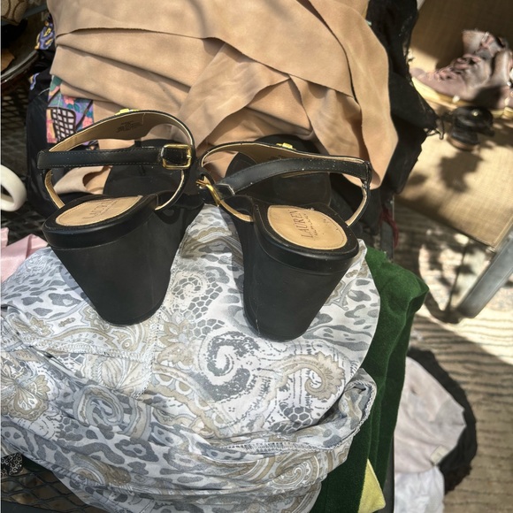 Zapato - Picture 3 of 5